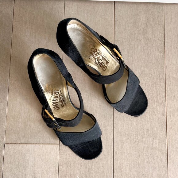 Salvatore Ferragamo Designer Vintage Black Velvet Heels - Picture 14 of 14